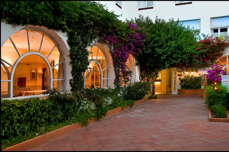 Hotel Cesar - Fachada